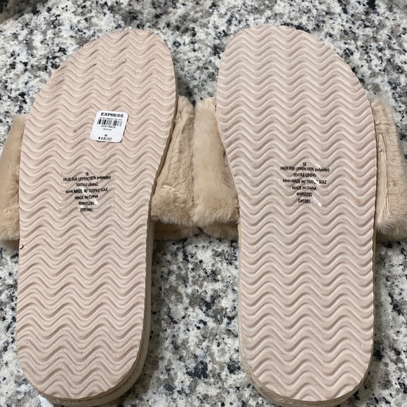 Express Cozy Tan Fur Slippers - Picture 3 of 4